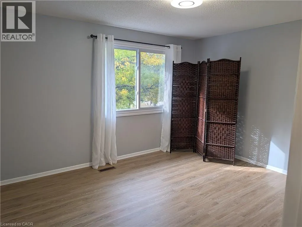 415 KINGSCOURT Drive Unit# 3, #3
