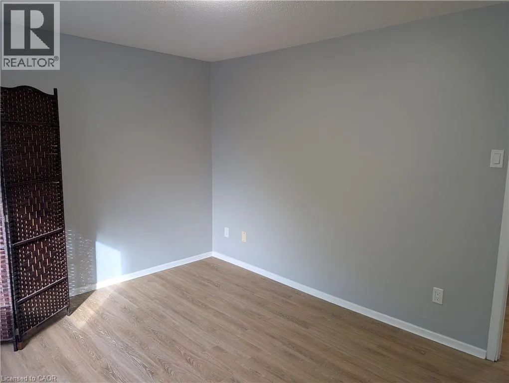 415 KINGSCOURT Drive Unit# 3, #3