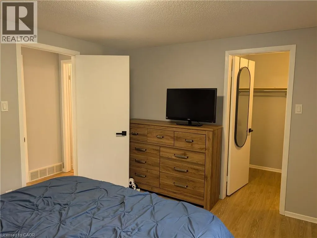 415 KINGSCOURT Drive Unit# 3, #3