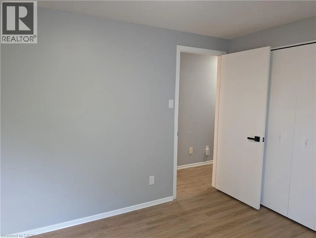 415 KINGSCOURT Drive Unit# 3, #3