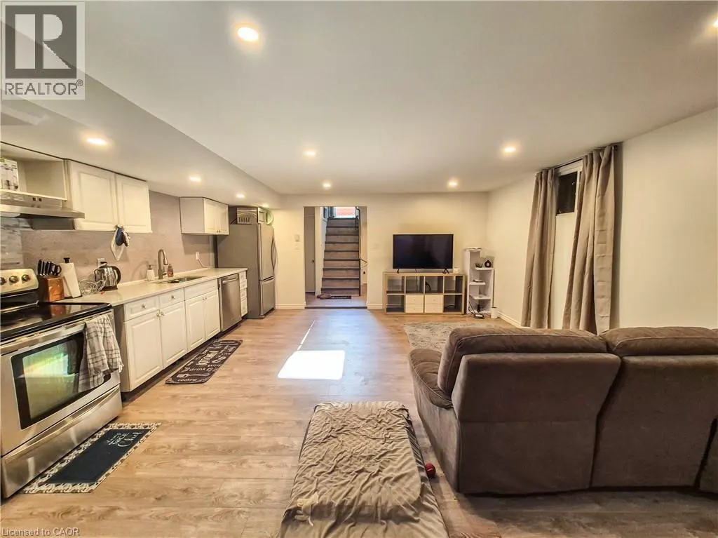 11 DUNCAIRN Avenue Unit# Lower, #Lower