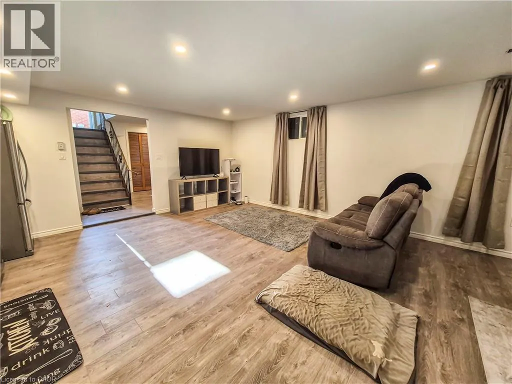11 DUNCAIRN Avenue Unit# Lower, #Lower