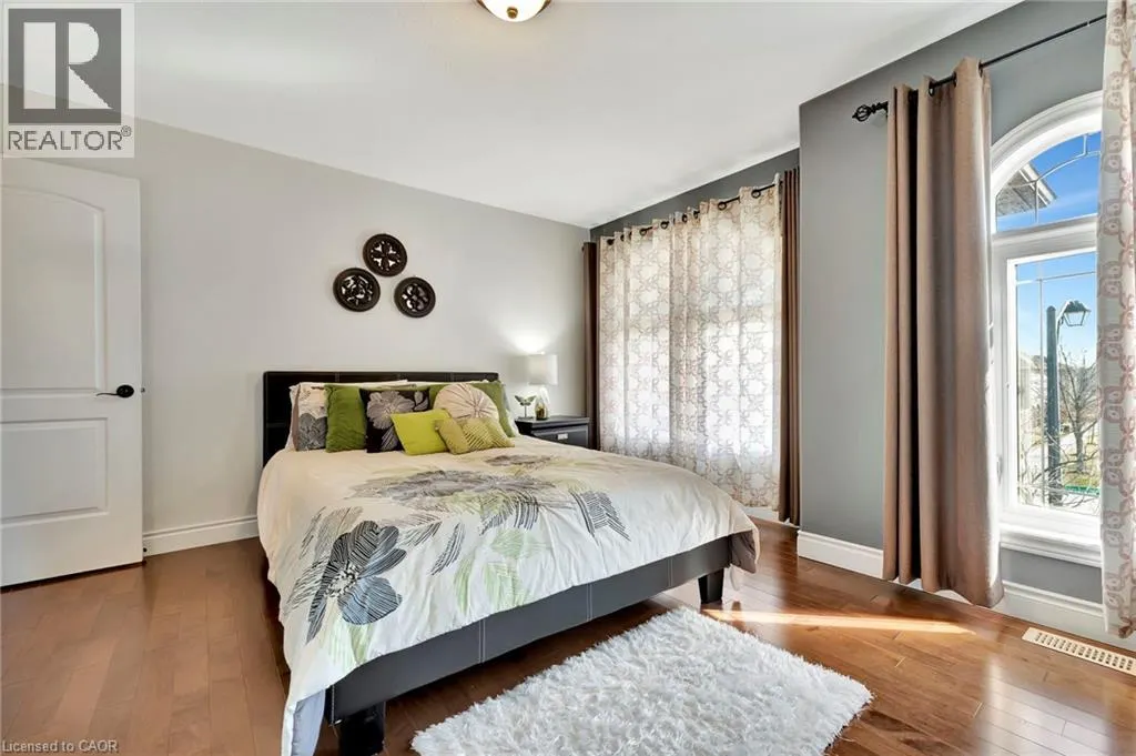 3 RIANNA Court