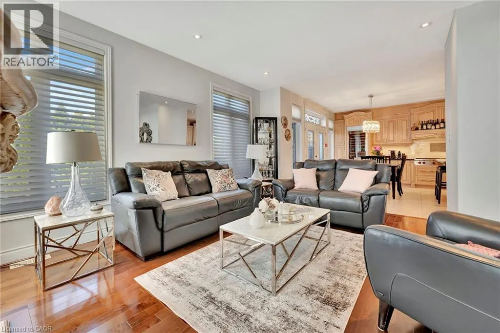 3 RIANNA Court