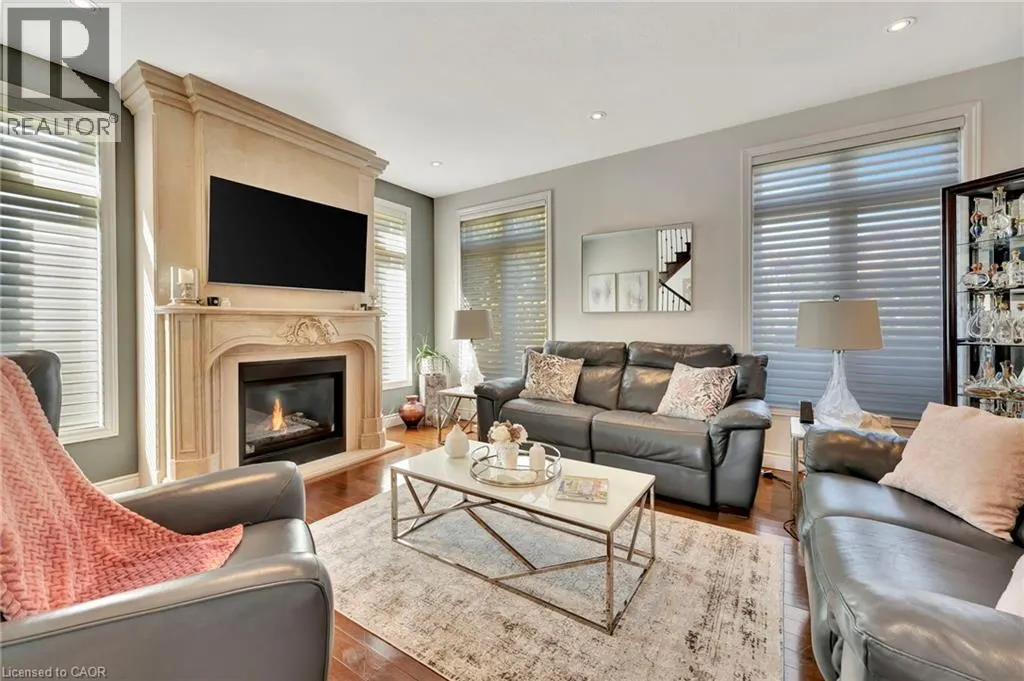 3 RIANNA Court