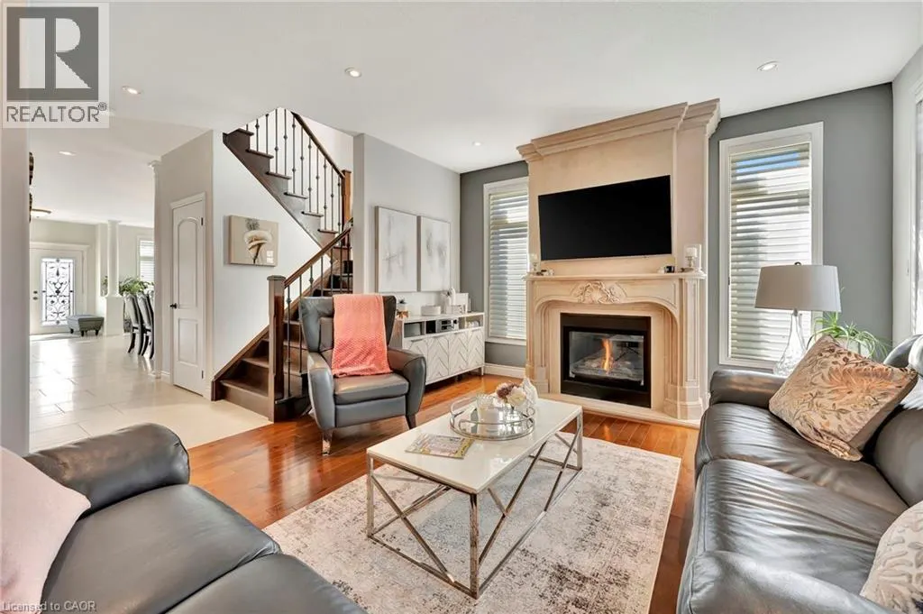 3 RIANNA Court