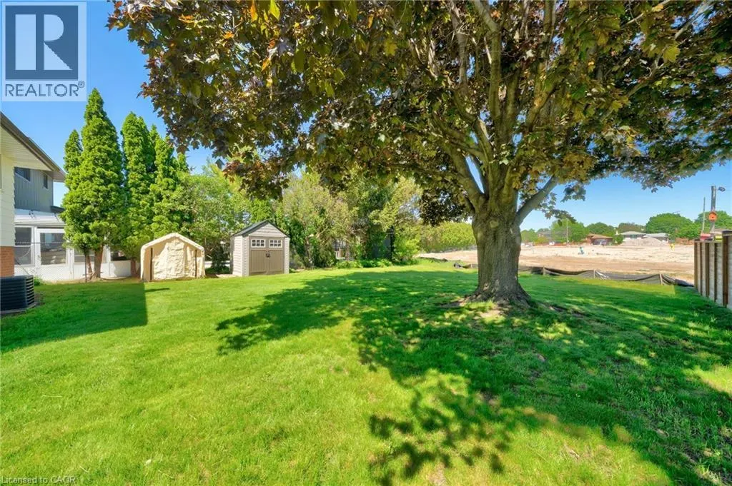 13 MEADOWBROOK Crescent