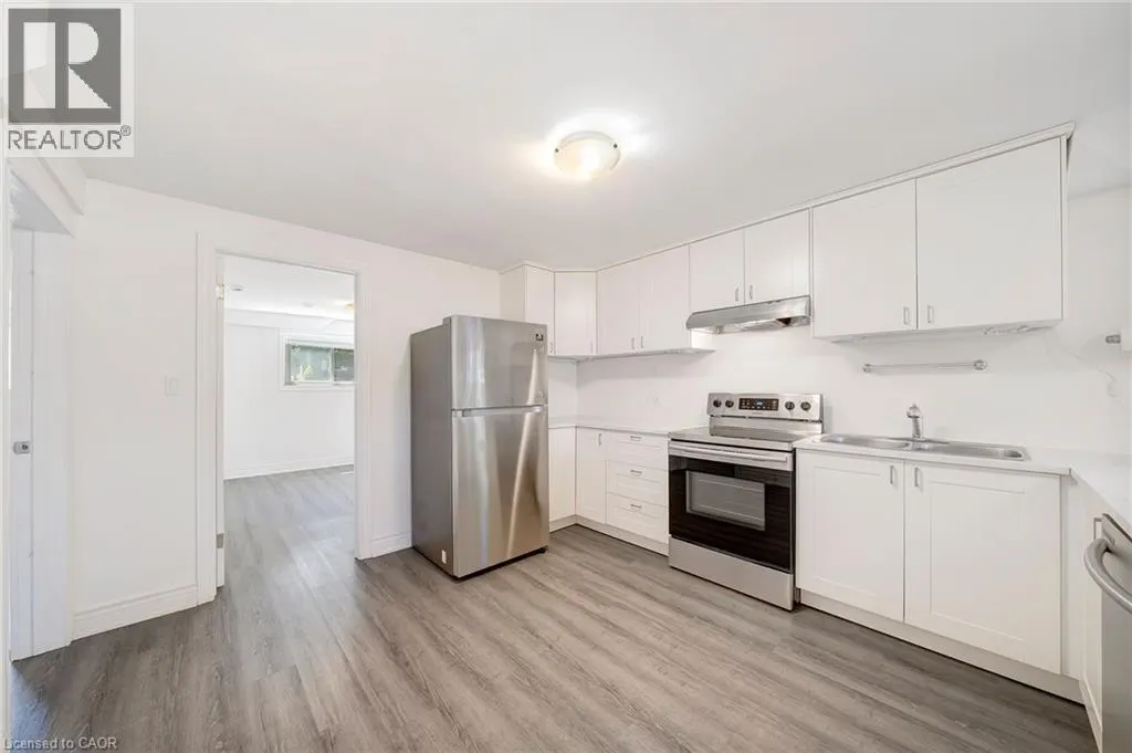 13 MEADOWBROOK Crescent