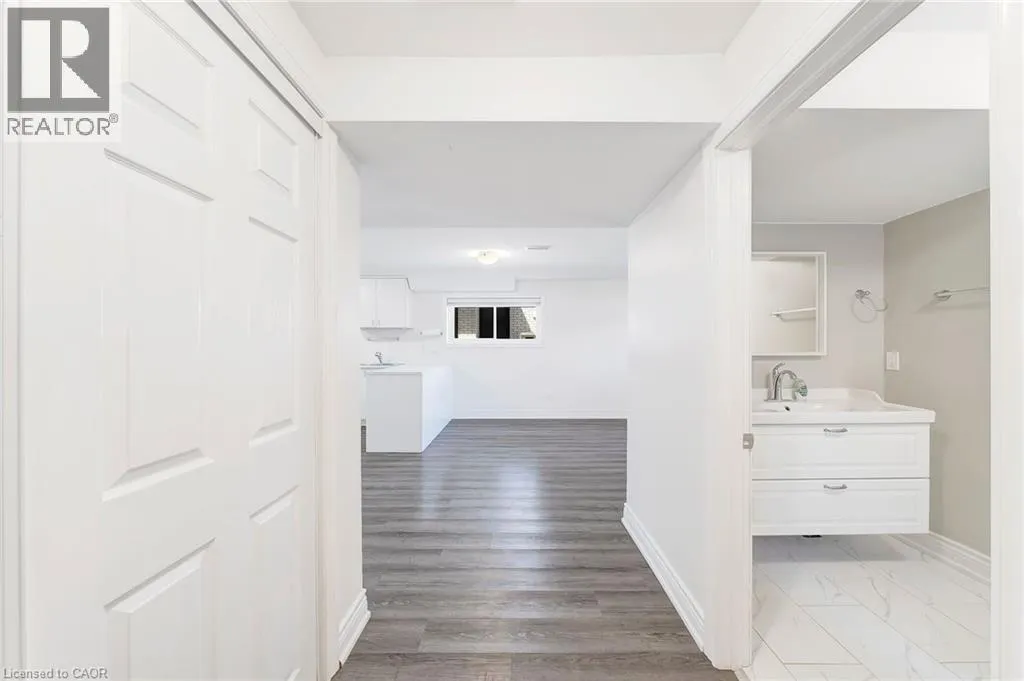 13 MEADOWBROOK Crescent