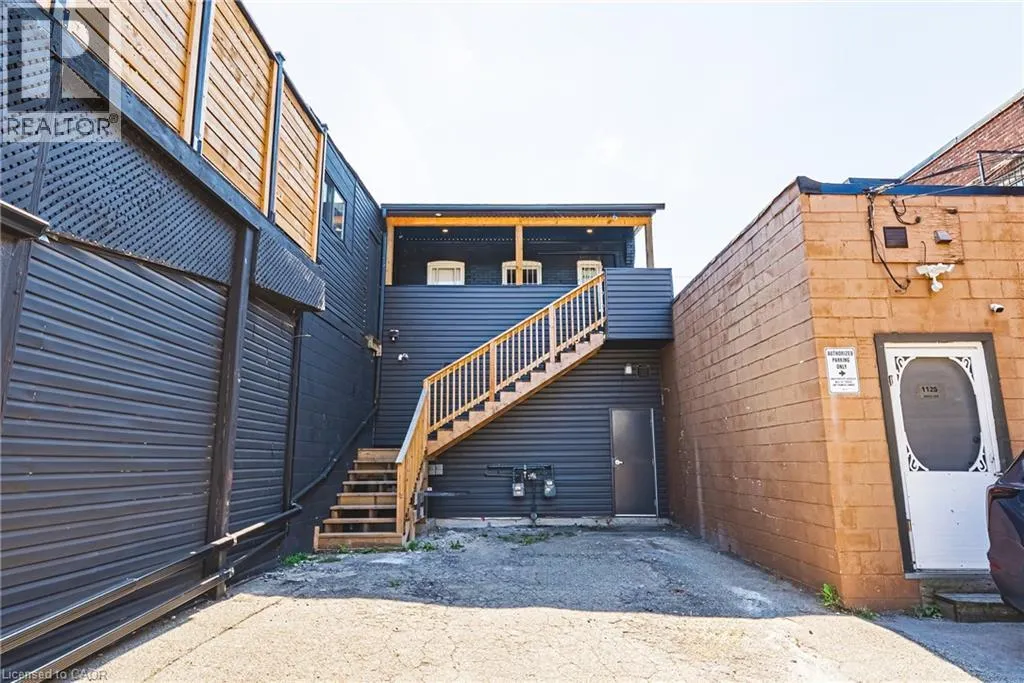 1127 MAIN Street E