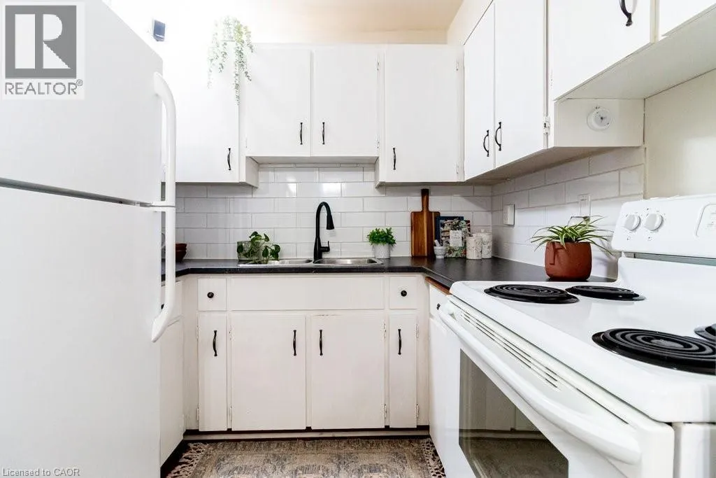 23 MAIN Street Unit# 205, #205