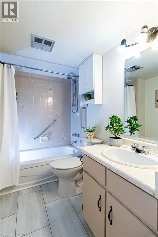 23 MAIN Street Unit# 205, #205