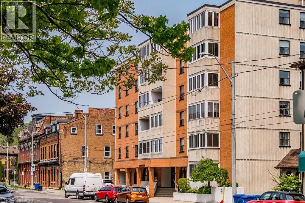 23 MAIN Street Unit# 205, #205