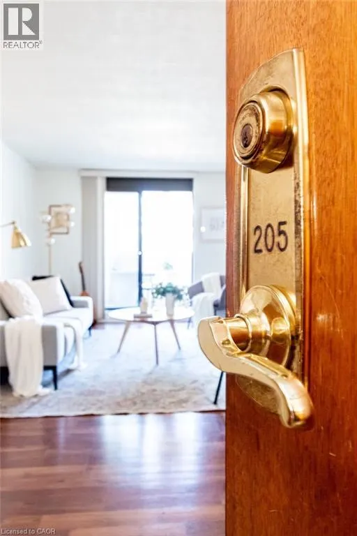 23 MAIN Street Unit# 205, #205