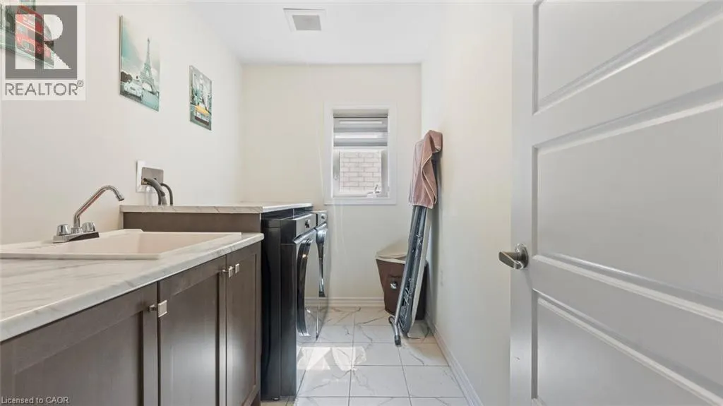 29 BEE Crescent