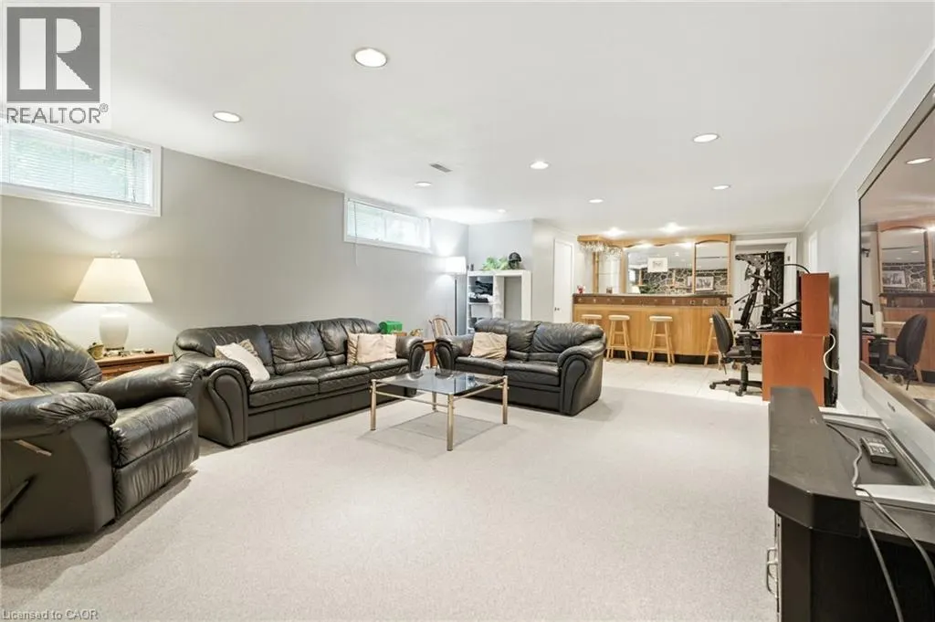 20 WOODSIDE Drive