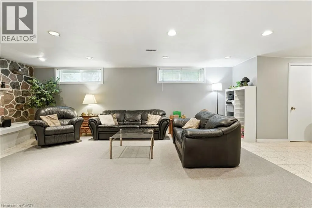20 WOODSIDE Drive