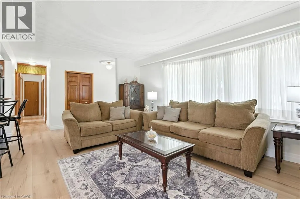 20 WOODSIDE Drive