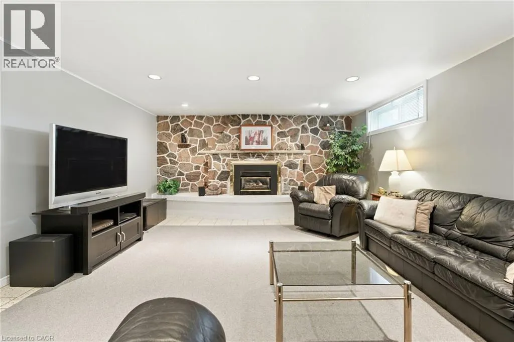 20 WOODSIDE Drive
