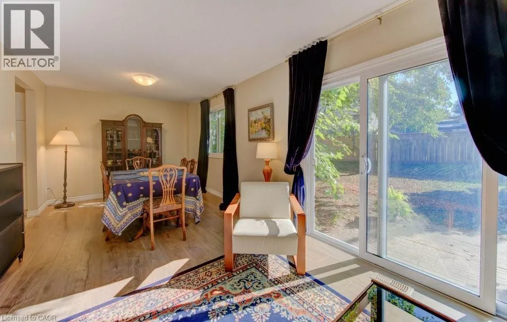 476 KINGSCOURT Drive Unit# 15, #15