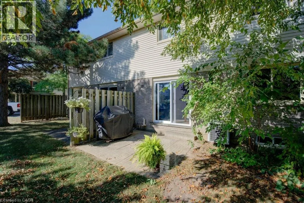 476 KINGSCOURT Drive Unit# 15, #15