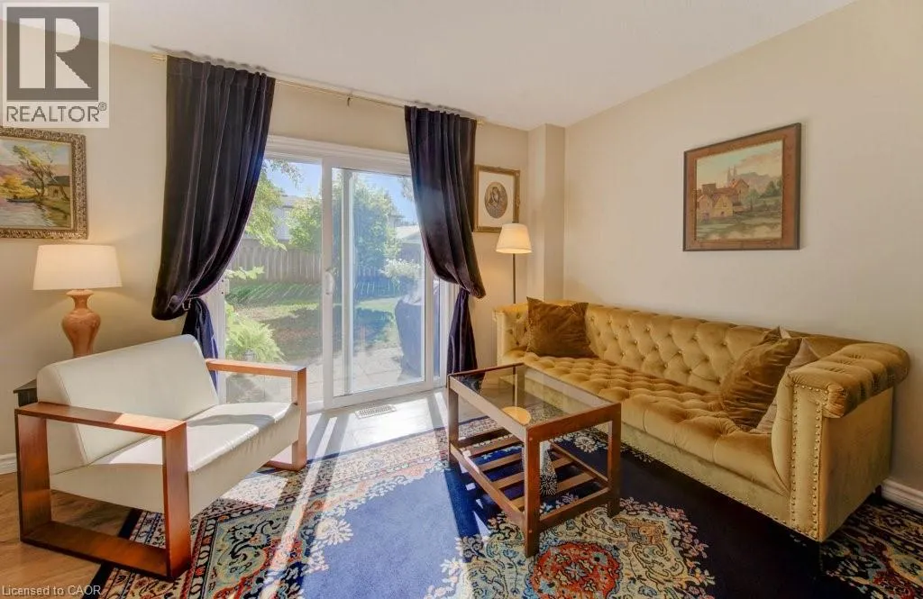 476 KINGSCOURT Drive Unit# 15, #15