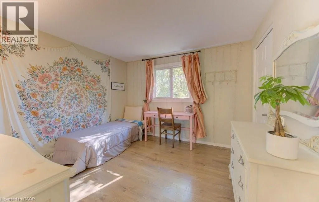 476 KINGSCOURT Drive Unit# 15, #15