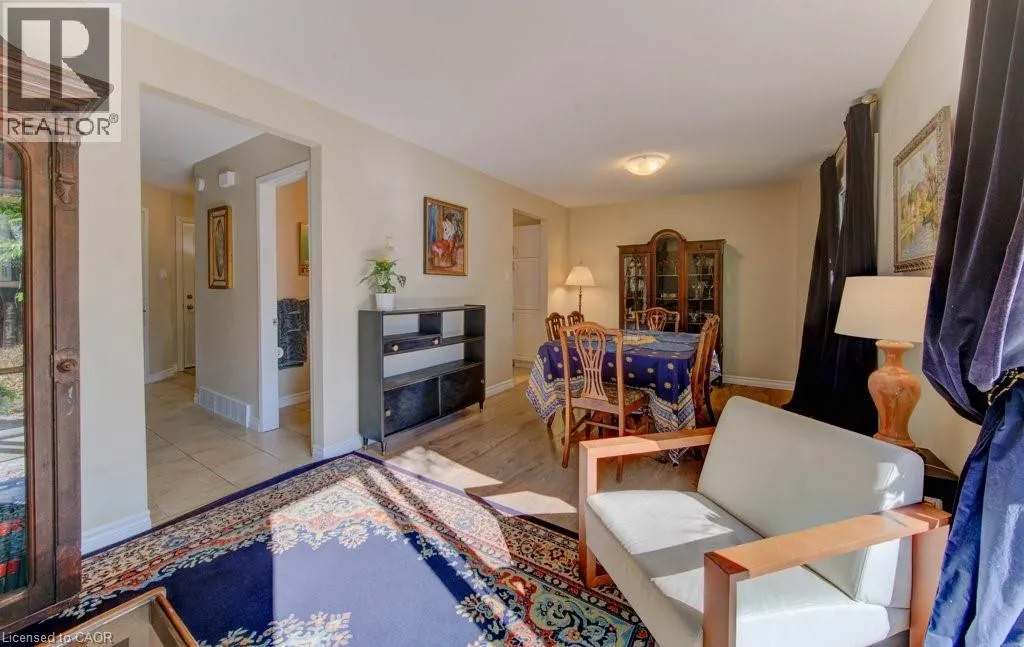 476 KINGSCOURT Drive Unit# 15, #15