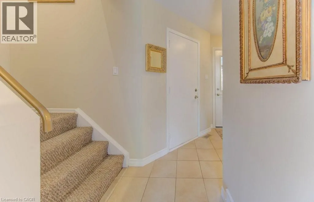 476 KINGSCOURT Drive Unit# 15, #15