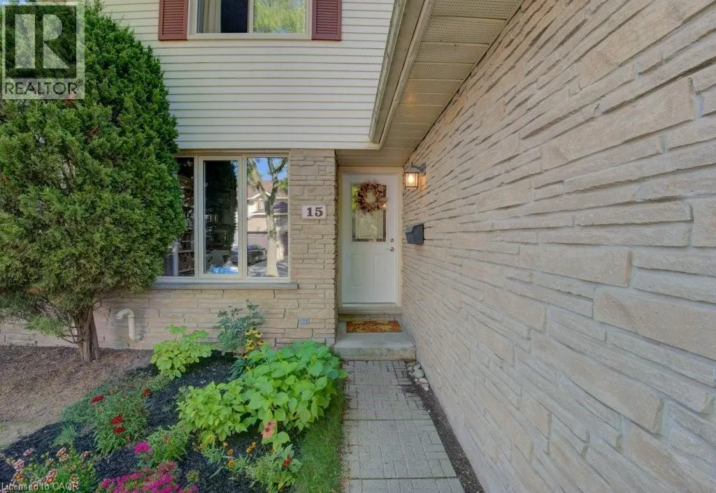476 KINGSCOURT Drive Unit# 15, #15