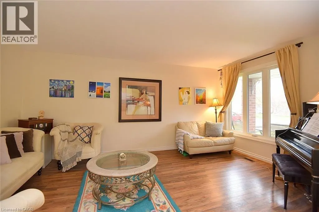 43 NISKA Drive