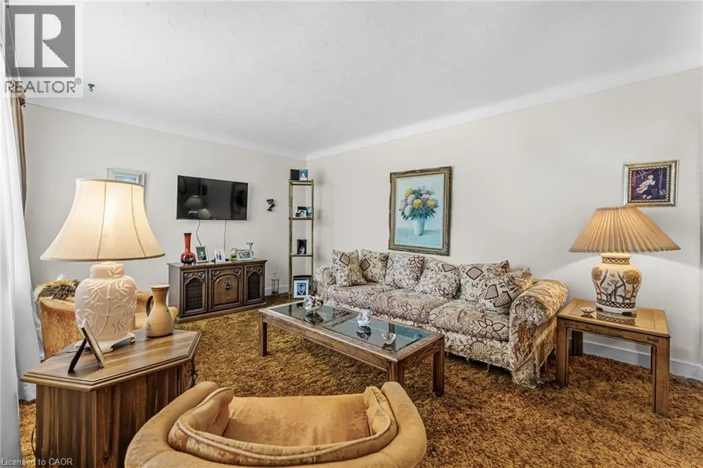 323 NORTH CAYUGA Street W