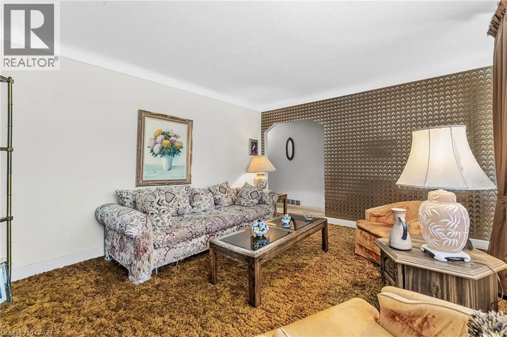 323 NORTH CAYUGA Street W