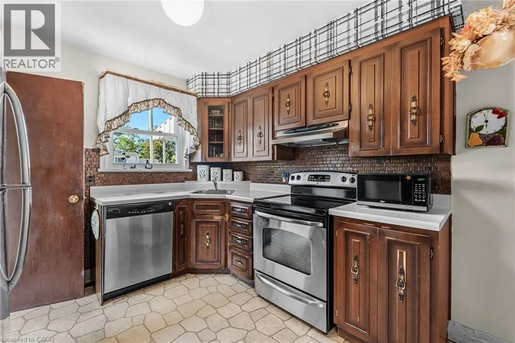 323 NORTH CAYUGA Street W