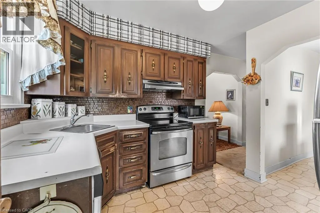 323 NORTH CAYUGA Street W