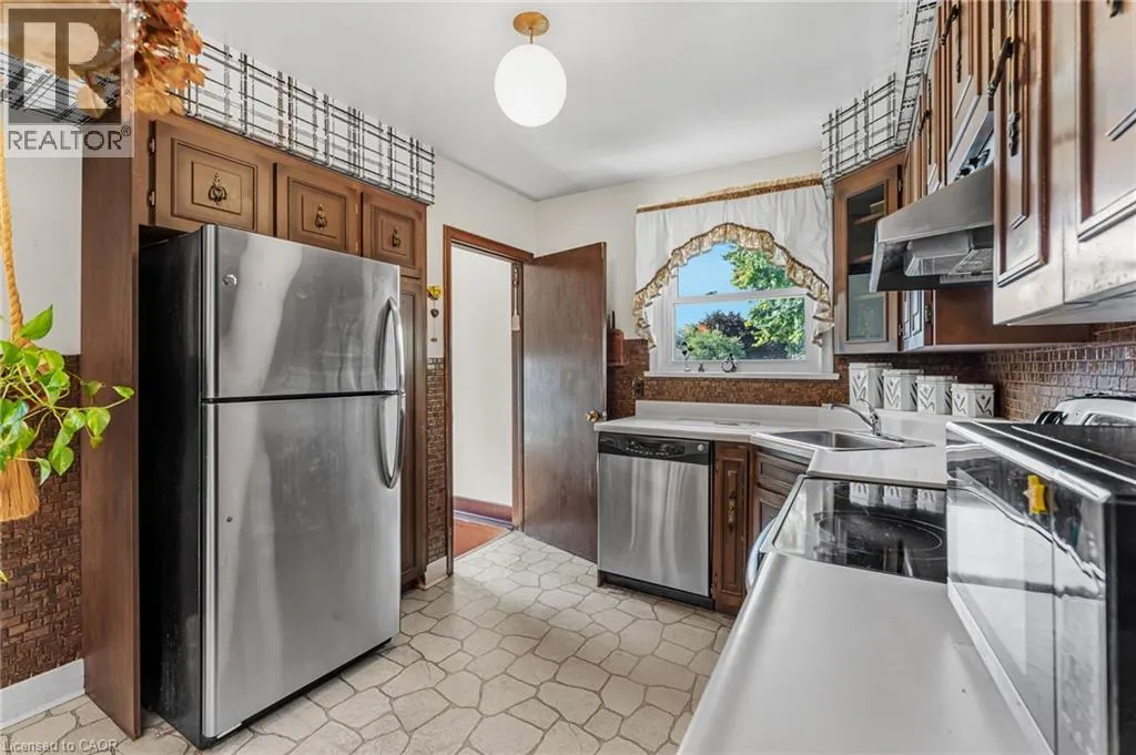 323 NORTH CAYUGA Street W