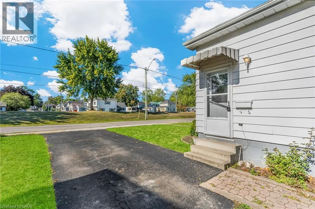 323 NORTH CAYUGA Street W