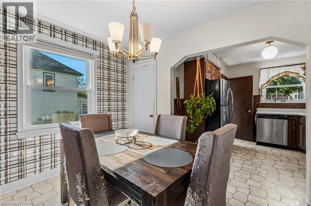 323 NORTH CAYUGA Street W