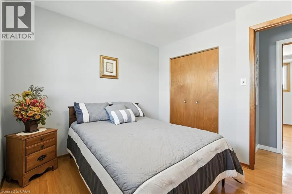 10 ROSE Crescent
