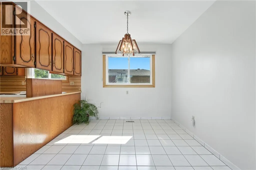 10 ROSE Crescent