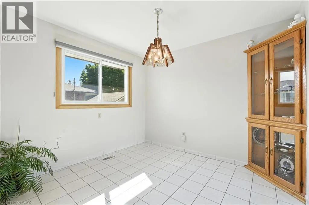 10 ROSE Crescent