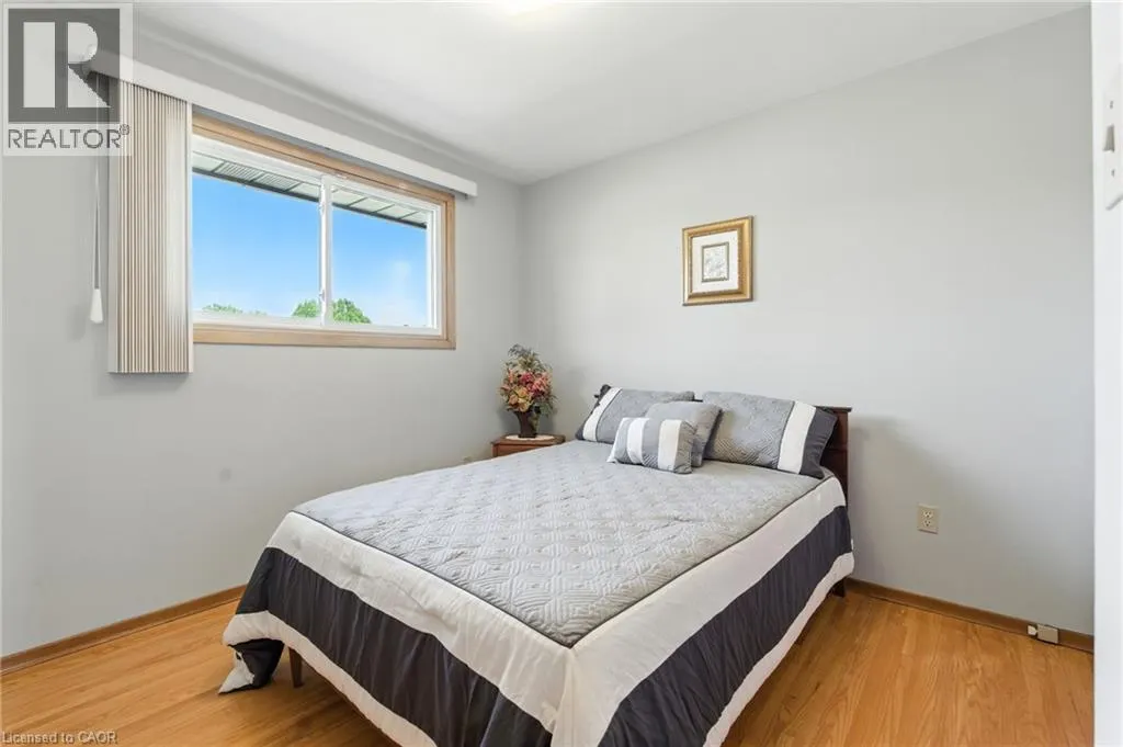 10 ROSE Crescent