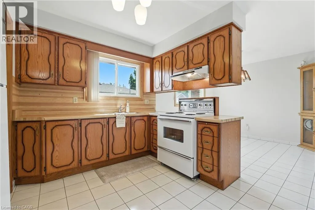 10 ROSE Crescent