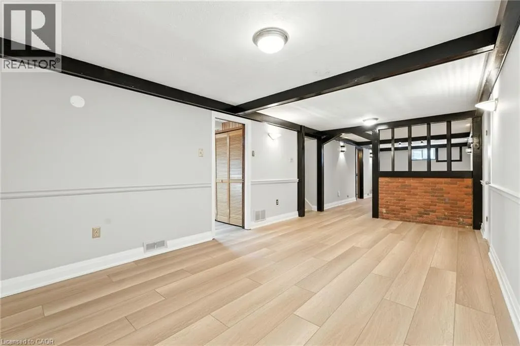 10 ROSE Crescent