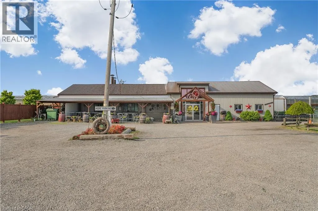174 MUD Street W