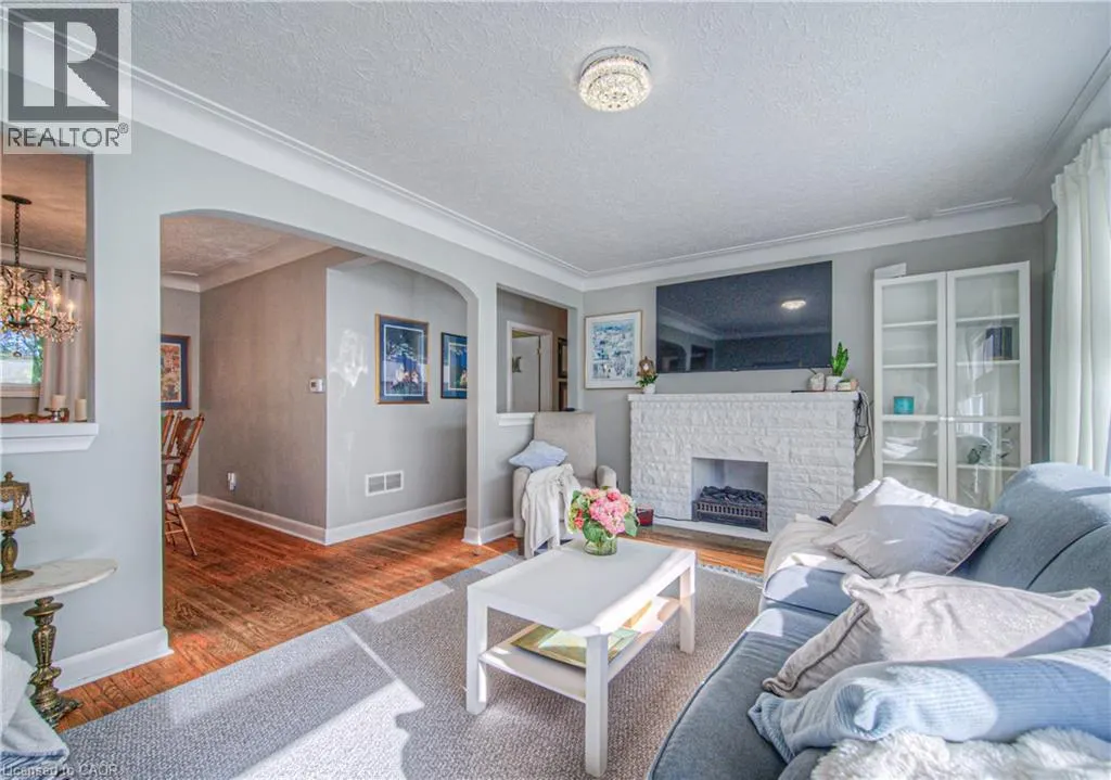 38 KINGSWAY Crescent
