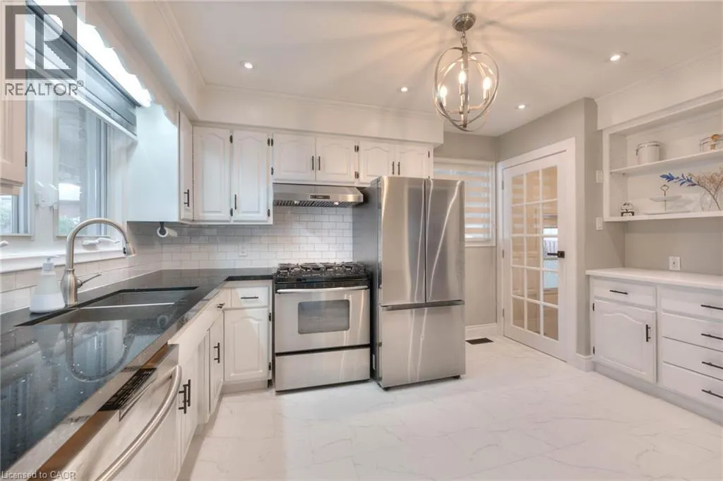 38 FAIRLAWN Road