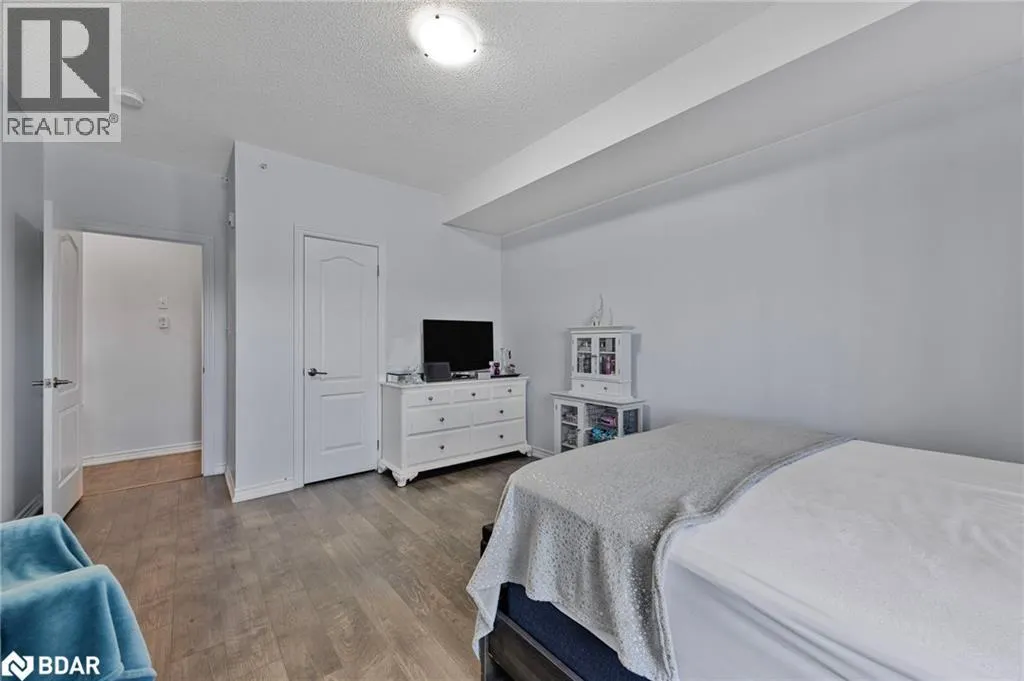 720 YONGE Street Unit# 205, #205