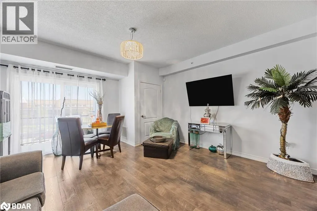 720 YONGE Street Unit# 205, #205