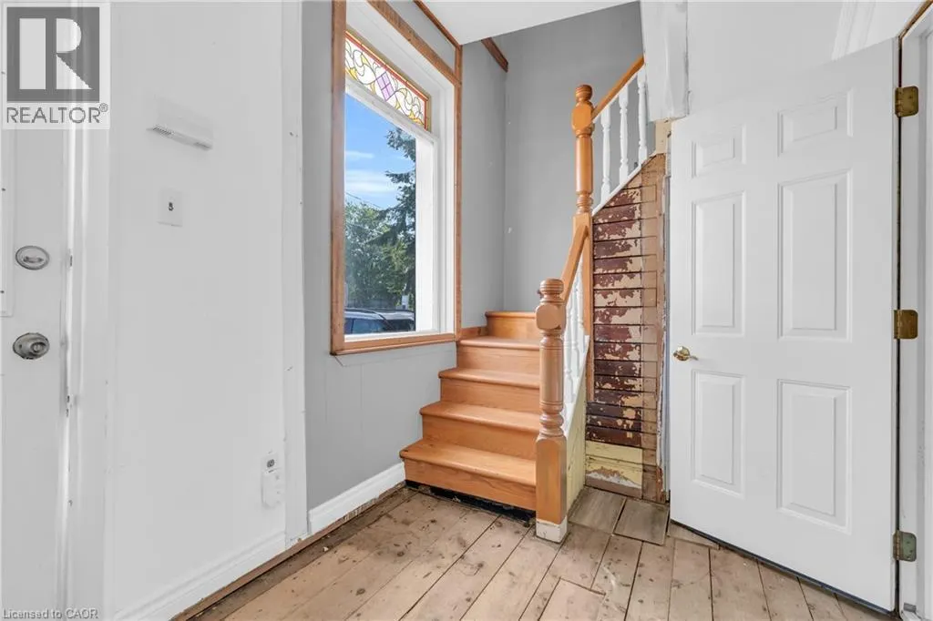 349 MAIN Street S